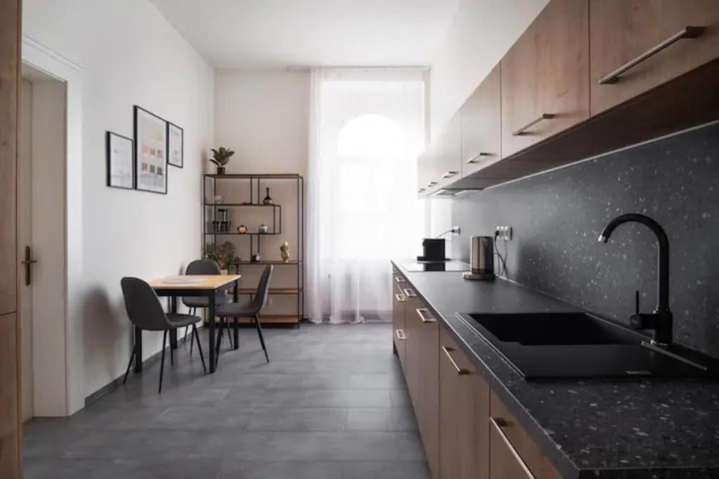 Helen Homestay Prague Palmovka Exteriér fotografie