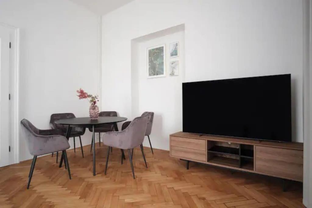 Helen Homestay Prague Palmovka Exteriér fotografie